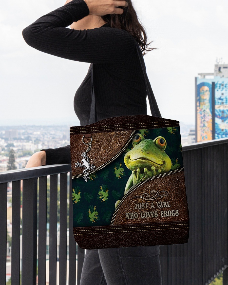 Just a girl who loves frogs tote bag4